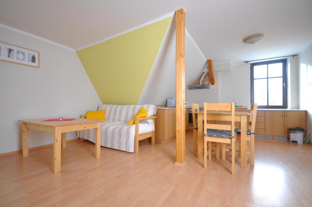 Apartmanove Ubytovani V Koutech Лоучна-над-Десноу Экстерьер фото