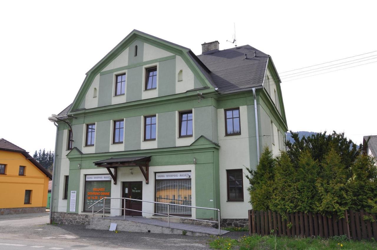 Apartmanove Ubytovani V Koutech Лоучна-над-Десноу Экстерьер фото