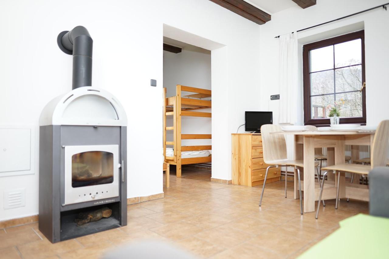 Apartmanove Ubytovani V Koutech Лоучна-над-Десноу Экстерьер фото