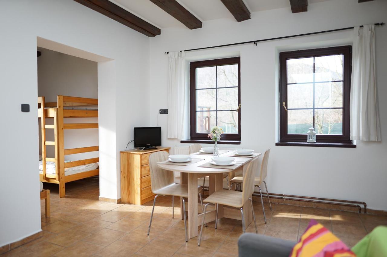 Apartmanove Ubytovani V Koutech Лоучна-над-Десноу Экстерьер фото